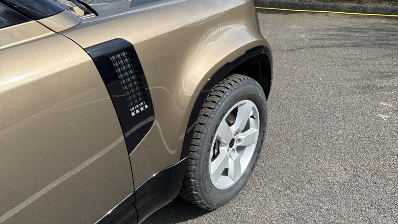 Land Rover Defender 3.0 D250 X-Dynamic SE 90 3dr Auto [6 Seat] Diesel Estate